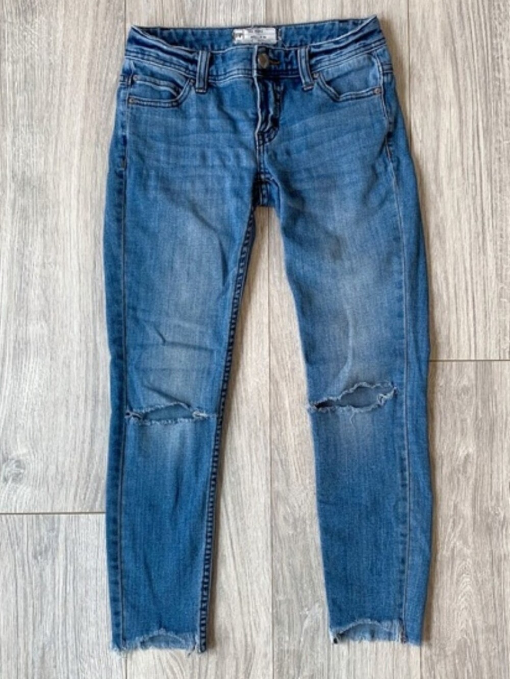 Free People Distressed Knees Frayed Hem Skinny Jeans, Sz 27